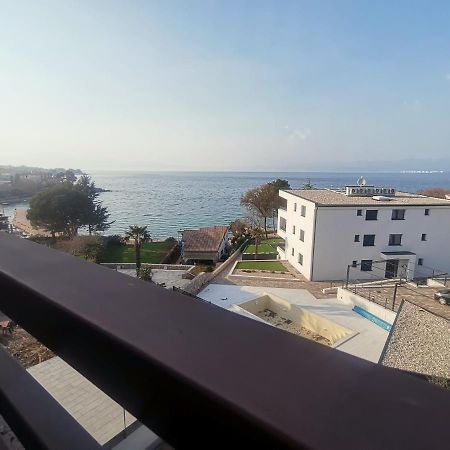 Apartments Petrica Малинска Екстериор снимка