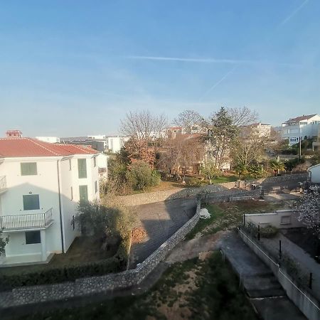 Apartments Petrica Малинска Екстериор снимка