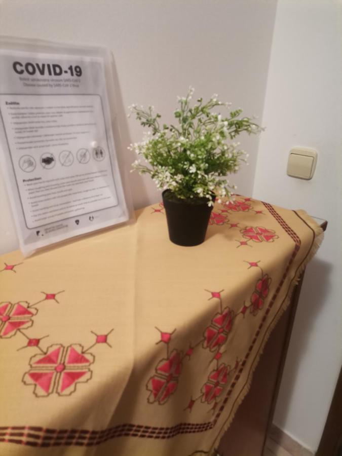 Apartments Petrica Малинска Екстериор снимка