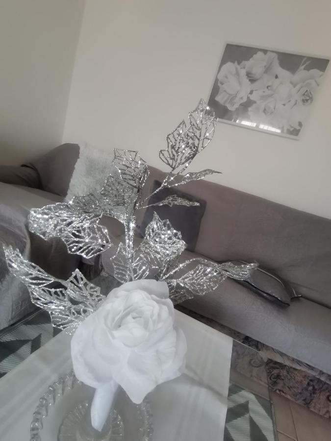 Apartments Petrica Малинска Екстериор снимка
