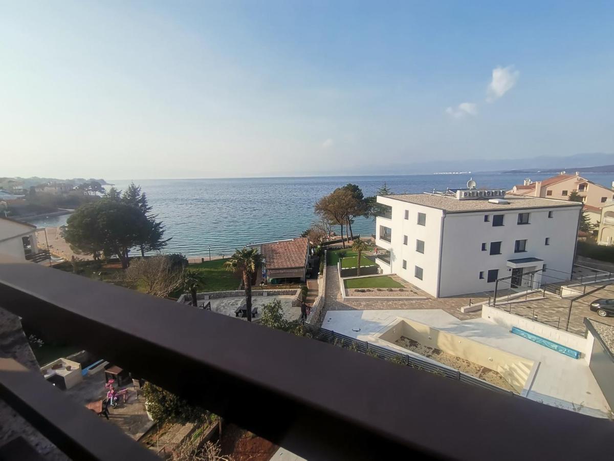 Apartments Petrica Малинска Екстериор снимка