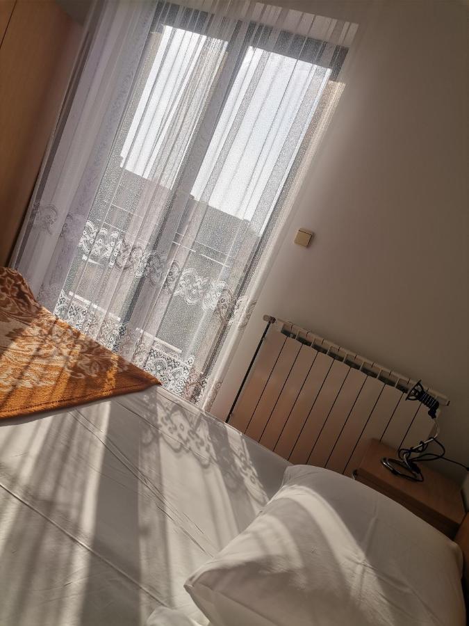 Apartments Petrica Малинска Екстериор снимка